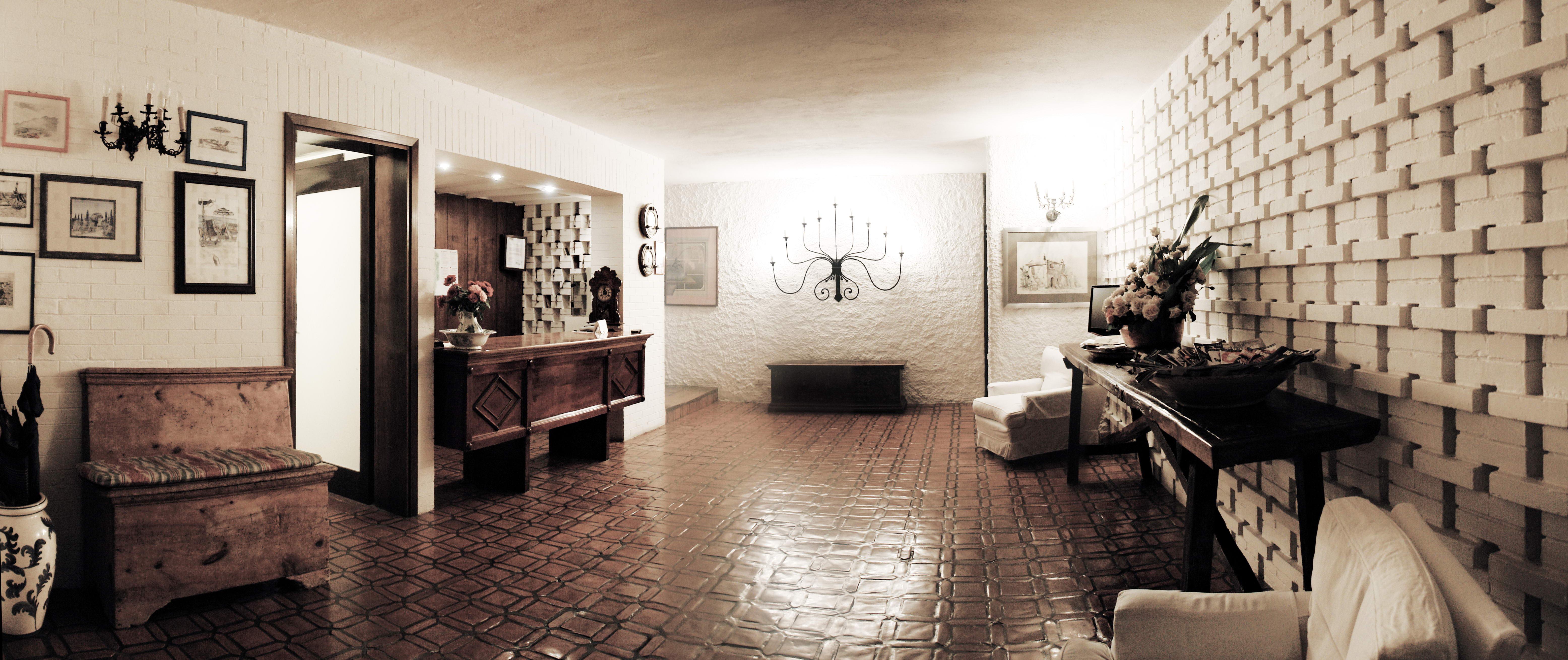 Hotel Della Baia Baia Domizia Buitenkant foto