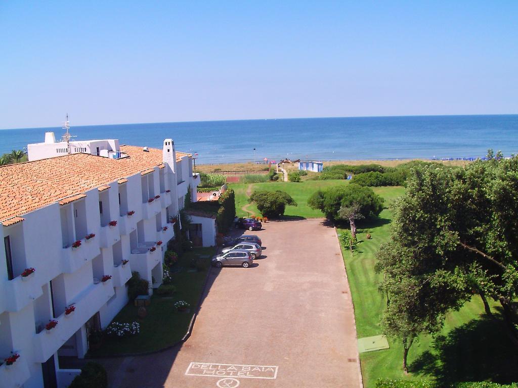 Hotel Della Baia Baia Domizia Buitenkant foto